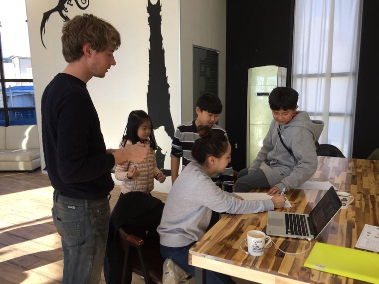 Portfolio workshop with younger students